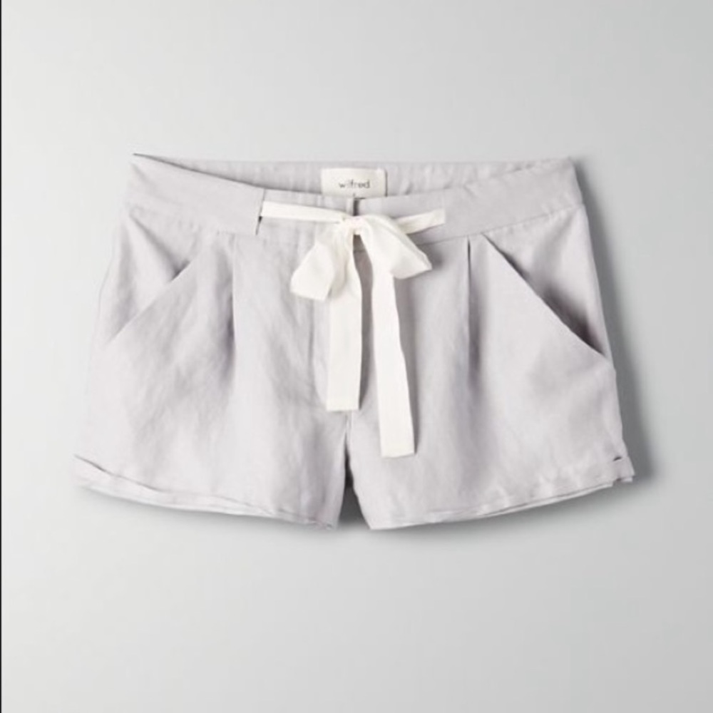 Aritzia shorts with ribbon